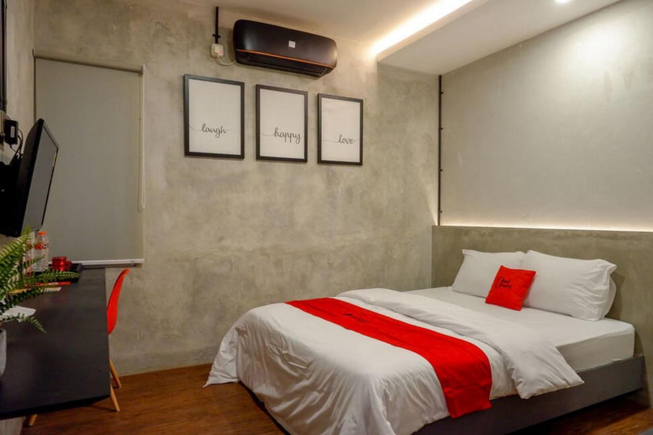 Reddoorz Plus Near Kawasan Sam Poo Kong เซอมารัง ภายนอก รูปภาพ
