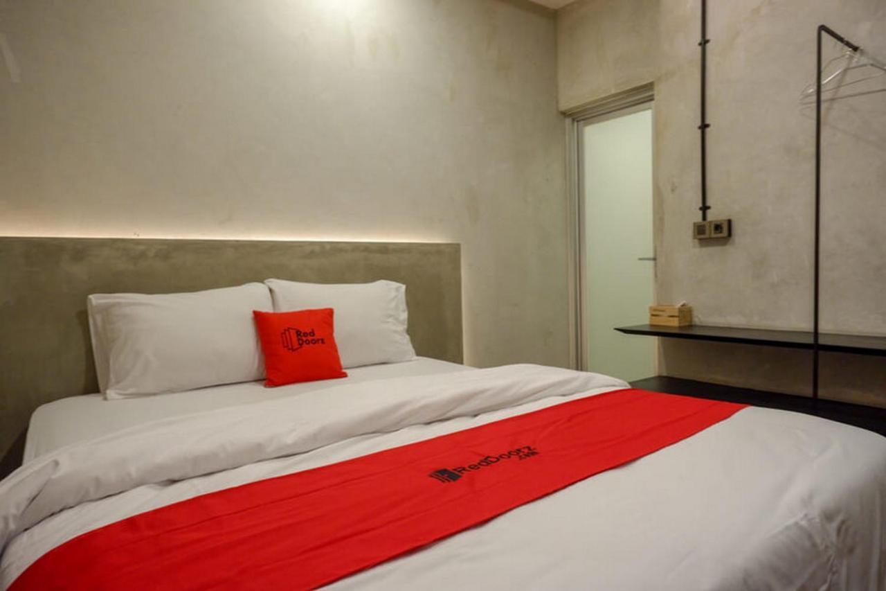 Reddoorz Plus Near Kawasan Sam Poo Kong เซอมารัง ภายนอก รูปภาพ