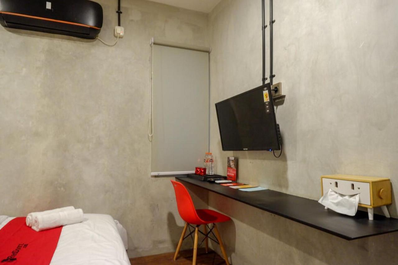 Reddoorz Plus Near Kawasan Sam Poo Kong เซอมารัง ภายนอก รูปภาพ